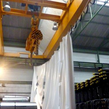 28 Hallenabtrennung mit Kranbahn-Durchlass, absenkbar