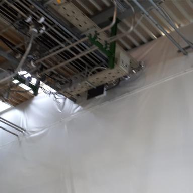 flexible Hallenabtrennung mit Durchgängen/Öffnungen