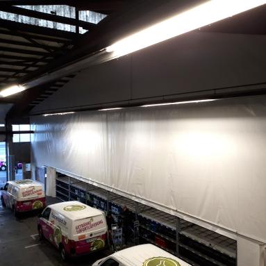 Hallenabtrennung Wärmeschutzwand