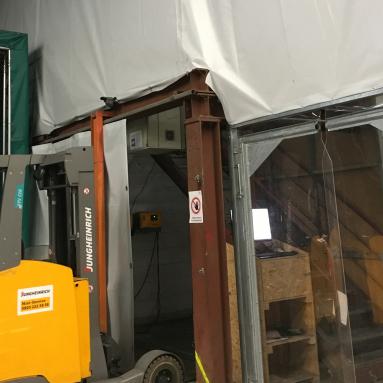 Hallenabtrennung Wärmeschutzwand