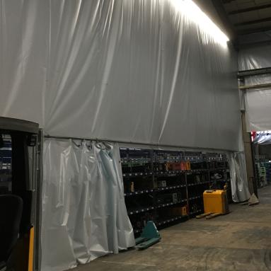 Hallenabtrennung Wärmeschutzwand