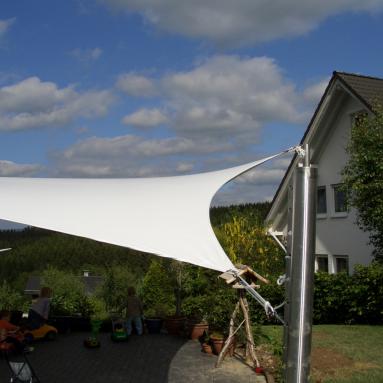 8 Sonnensegel, tempotäre Beschattung / Wetterschutz