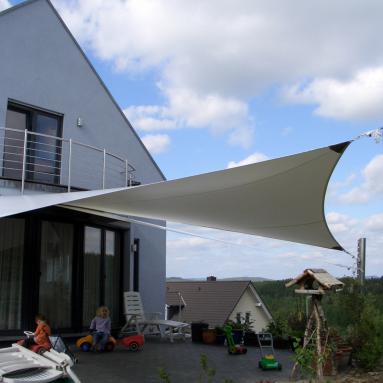 9 Sonnensegel, tempotäre Beschattung / Wetterschutz