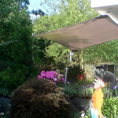 37 Sonnensegel, tempotäre Beschattung / Wetterschutz
