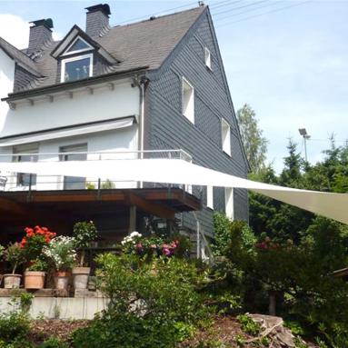 48 Sonnensegel, tempotäre Beschattung / Wetterschutz