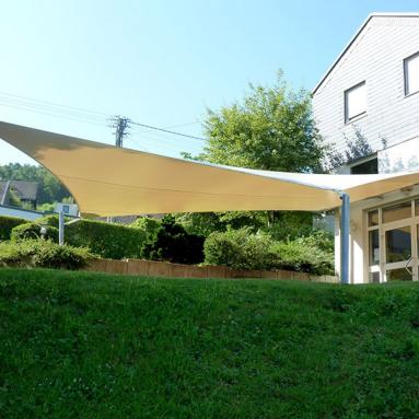 56 Sonnensegel, tempotäre Beschattung / Wetterschutz